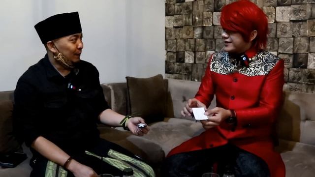 GREBEK & Hipnotis Kang Ujang Busthomi - ILMU MERAH - Pesulap Merah смотреть онлайн