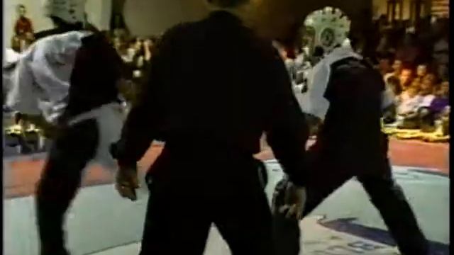13 14 year old boys fighting 1996 Bluegrass Nationals Karate Tournament смотреть онлайн