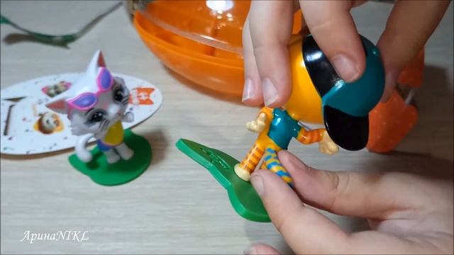 44 КОТЁНКА / РАСПАКОВКА ИГРУШЕК / ЛАМПО смотреть онлайн