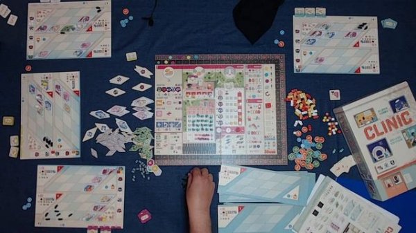 Clinic Deluxe Edition - Объясняем правила и играем в настольную игру