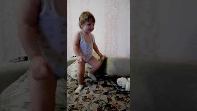 Танцы! Доченька танцует лучше всех! смотреть онлайн