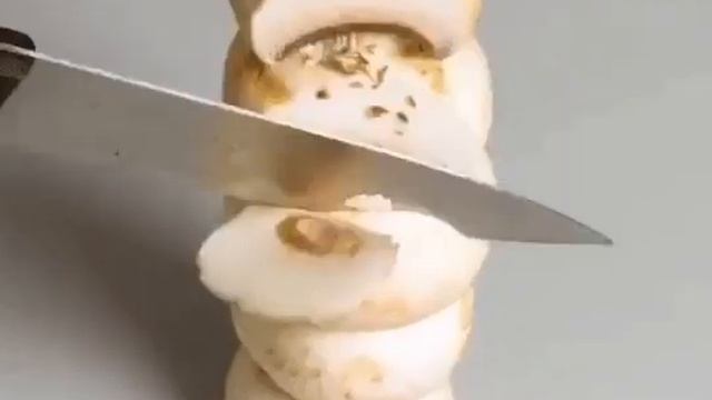 нарезать шампиньоны смотреть онлайн