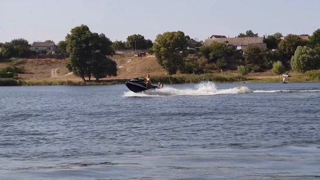 GTX 260 выпал водитель, прыжки в двоём