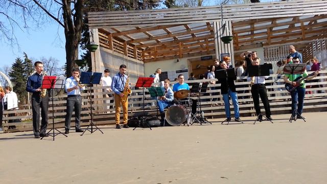 TC Band - Любите, девушки @ Парк Горького 20.04.2014 смотреть онлайн
