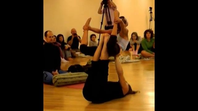 Ярославские Йоги на закрытии конференции В Москве. Парное выступление. смотреть онлайн