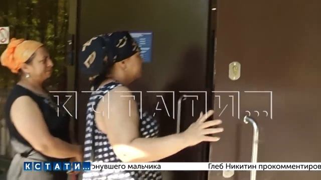 Могильный склеп, похожий на маленькую квартиру с ценностями, разграблен на Ново-Сормовском кладбище смотреть онлайн