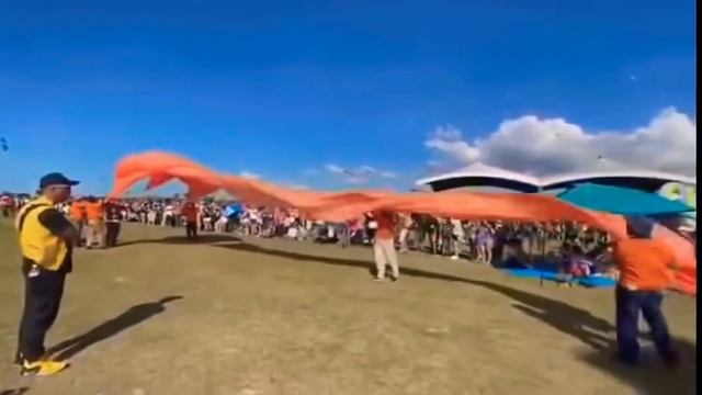 воздушный змей унес 3-летнего малыша на Тайване смотреть онлайн