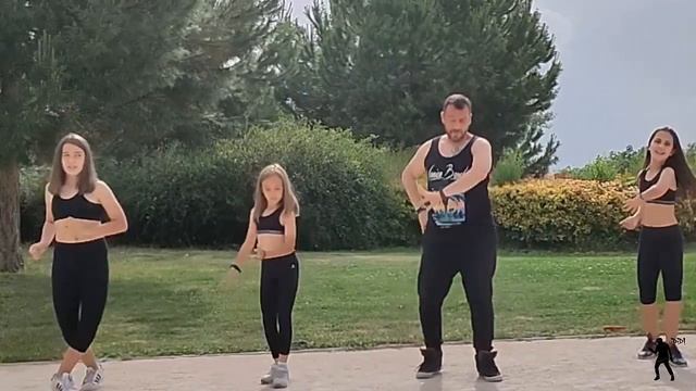 FLAMENCO Y BACHATA (DAVILES DE NOVELDA) ZUMBA COREOGRAFÍA смотреть онлайн