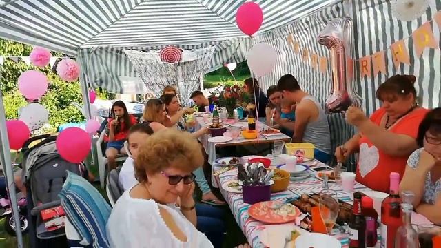 Праздник на даче день рождения малышке смотреть онлайн