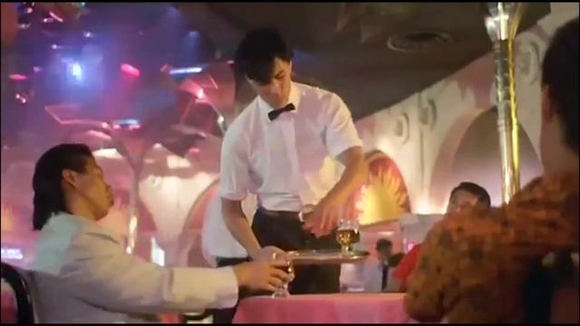 Брэндон Ли против Боло Йена. 