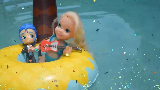 Anna and Elsa Toddlers Mermaid Pool Party! Ariel and Eric Family - Barbie Dolls and Toys смотреть онлайн