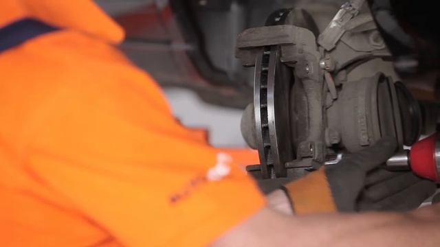 Jak vyměnit přední brzdové destičky, přední brzdové kotouče na OPEL ZAFIRA A [Návod] смотреть онлайн