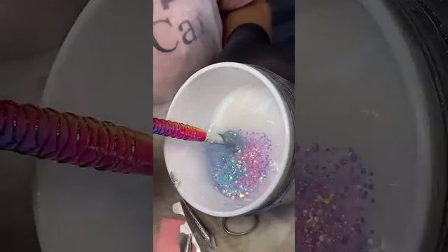 Напиши «М А Н И К Ю Р» по буквам, чтобы ногти не ломались? смотреть онлайн