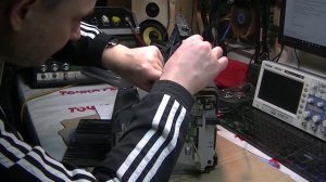 Разбираюсь с принтером HP 1010. Жует бумагу / забирает несколько листов.