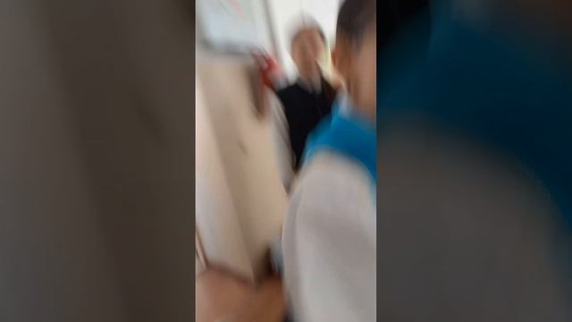 Влог номер 2 в школе😜!!! Смотрите и не пропустите, очень интересно! смотреть онлайн