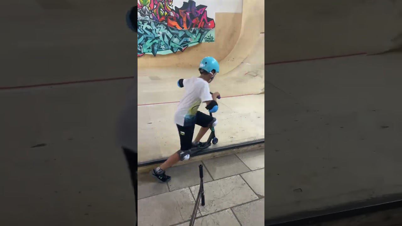 Прошел по грани ювелирно. Учим основы скольжения в скейт парке BunnyHop/ смотреть онлайн