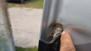 плохо открывается дверь на газели.