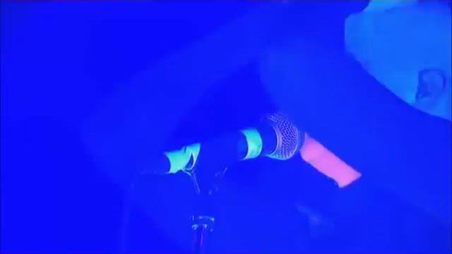 Robyn - Dancing On My Own (Live Berns Salonger, Stockholm 2010) смотреть онлайн