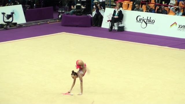 Беззубенко Патриция, Канада, булавы. Гран-При 2016 смотреть онлайн