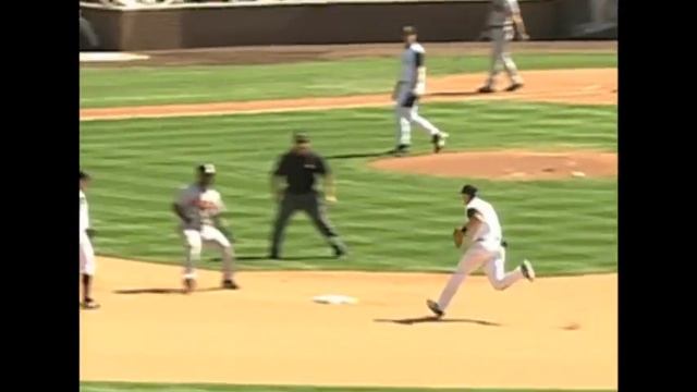 Tulowitzki catches liner, nets an unassisted triple play смотреть онлайн