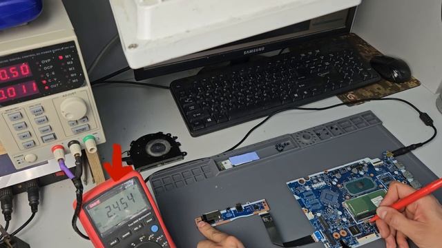 Ремонт ноутбука Lenovo. Не хочет включаться смотреть онлайн