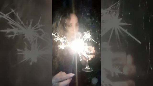 С Новым годом!С новым счастьем!?Желаю,чтоб вы все были здоровы.... смотреть онлайн