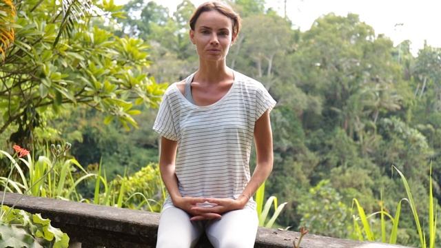 ОТЗЫВ: Татьяна Кудашкина о практике у Каруны на Бали смотреть онлайн