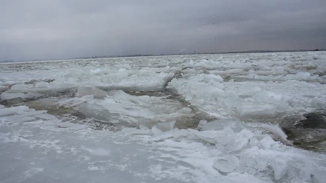 СУДАК на РАТЛИН! ЛОВЛЮ на ФАРВАТЕРЕ! Лёд приказывает долго жить! смотреть онлайн