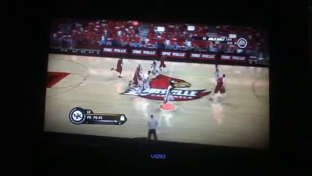 NCAA March Madness 08 смотреть онлайн