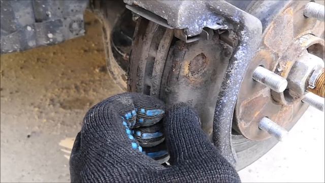 Замена тормозных колодок на Nissan Primera P12 смотреть онлайн