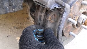 Замена тормозных колодок на Nissan Primera P12