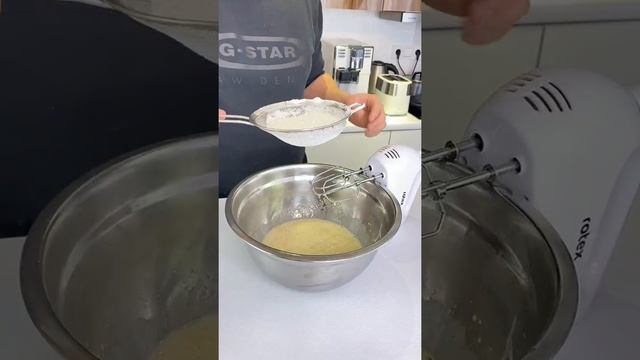 Оладьи на кефире - пышные и мягкие даже на второй день! смотреть онлайн