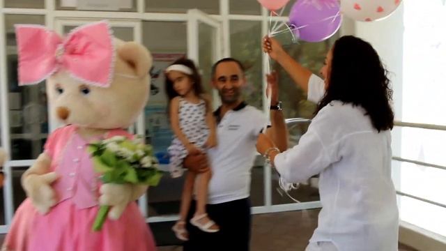 Выписка из роддома/Ростов на Дону/ростовая кукла Белый Медведь смотреть онлайн