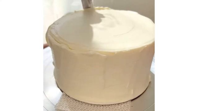 РЕЦЕПТ КРЕМА ДЛЯ ВЫРАВНИВАНИЯ ТОРТА | КРЕМЧИЗ НА МАСЛЕ | Bento cakes | Бенто торт смотреть онлайн
