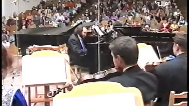 Bach Concerto for 2 claviers and orchestra (1)-002 смотреть онлайн