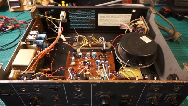 Устройство Korg Stage Echo. Разбираем и дефектуем. смотреть онлайн