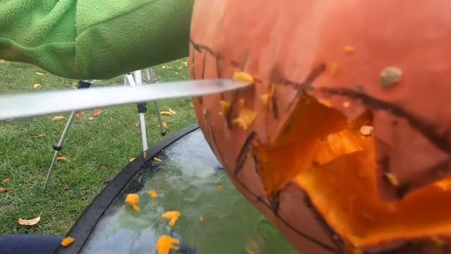 Как вырезать тыкву на хэллоуин//DIY смотреть онлайн