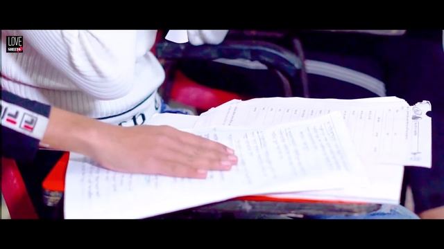 Dil To Pagal Hai | Cute School Love Story | Shahrukh Khan | Latest Hindi Remix Song 2020 | LoveSHEE смотреть онлайн