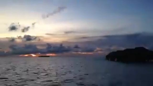 Ayada Maldives sunset timelapse from Ocean Breeze restaurant смотреть онлайн
