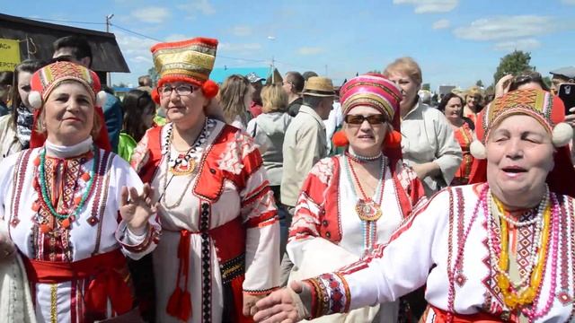 Комарики. ансамбль Златница и мордовский народный ансамбль МОРО. Каравон 2019 смотреть онлайн