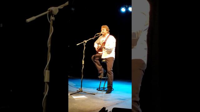Дмитрий Вешнев."Заезжий музыкант"(Булат Окуджава)#бардовскаяпесня #песниокуджавы#авторисполнитель смотреть онлайн