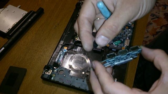 Ремонт ноутбука SONY VAIO PCG-71311V непонятные глюки в работе, загрузка через раз... смотреть онлайн