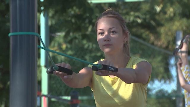 Зарядка на свежем воздухе смотреть онлайн