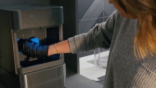GE Profile Opal Ice Maker Cleaning Kit смотреть онлайн