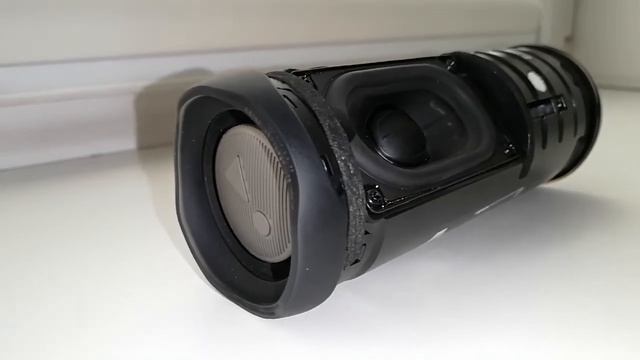 Колонка JBL FLIP 5 LFM 60% Bass Test смотреть онлайн
