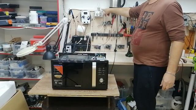 Починка неисправности микроволновки перегорает предохранитель // РемБытТехник77 смотреть онлайн