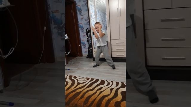 Молодец Саня смотреть онлайн