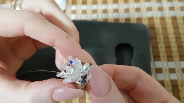 Как сплести красивое кольцо из камней Сваровского ?? смотреть онлайн
