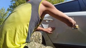 как убрать вмятину на авто, скотч, получиться или нет.