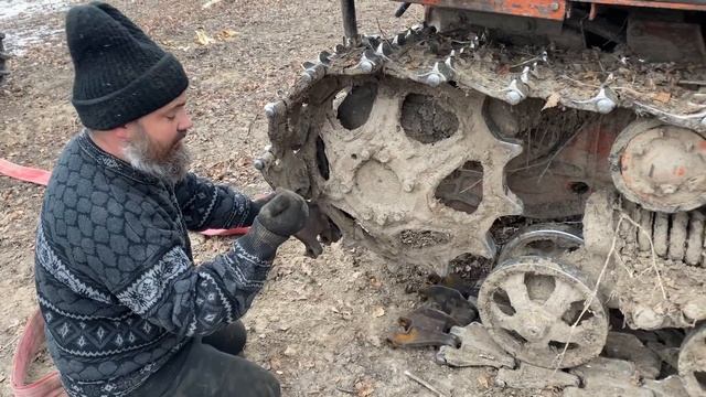 ДТ75. Слетела гусянка . Решаю проблему